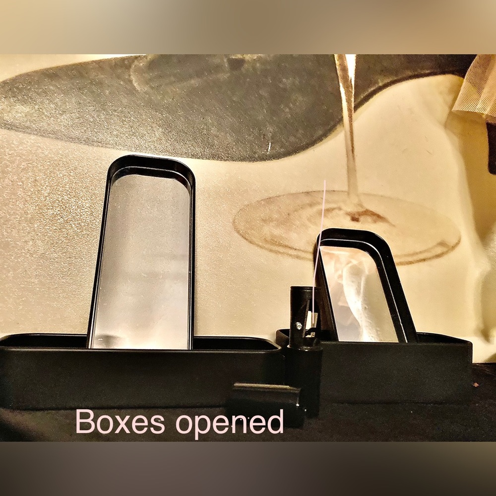 Mirrored small boxes